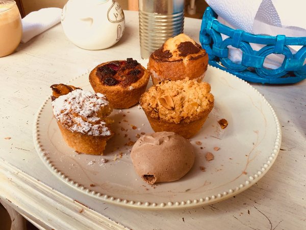 What Are the Steps to Crafting a Luxurious Gold Leaf-Topped Chocolate Truffle Cake?